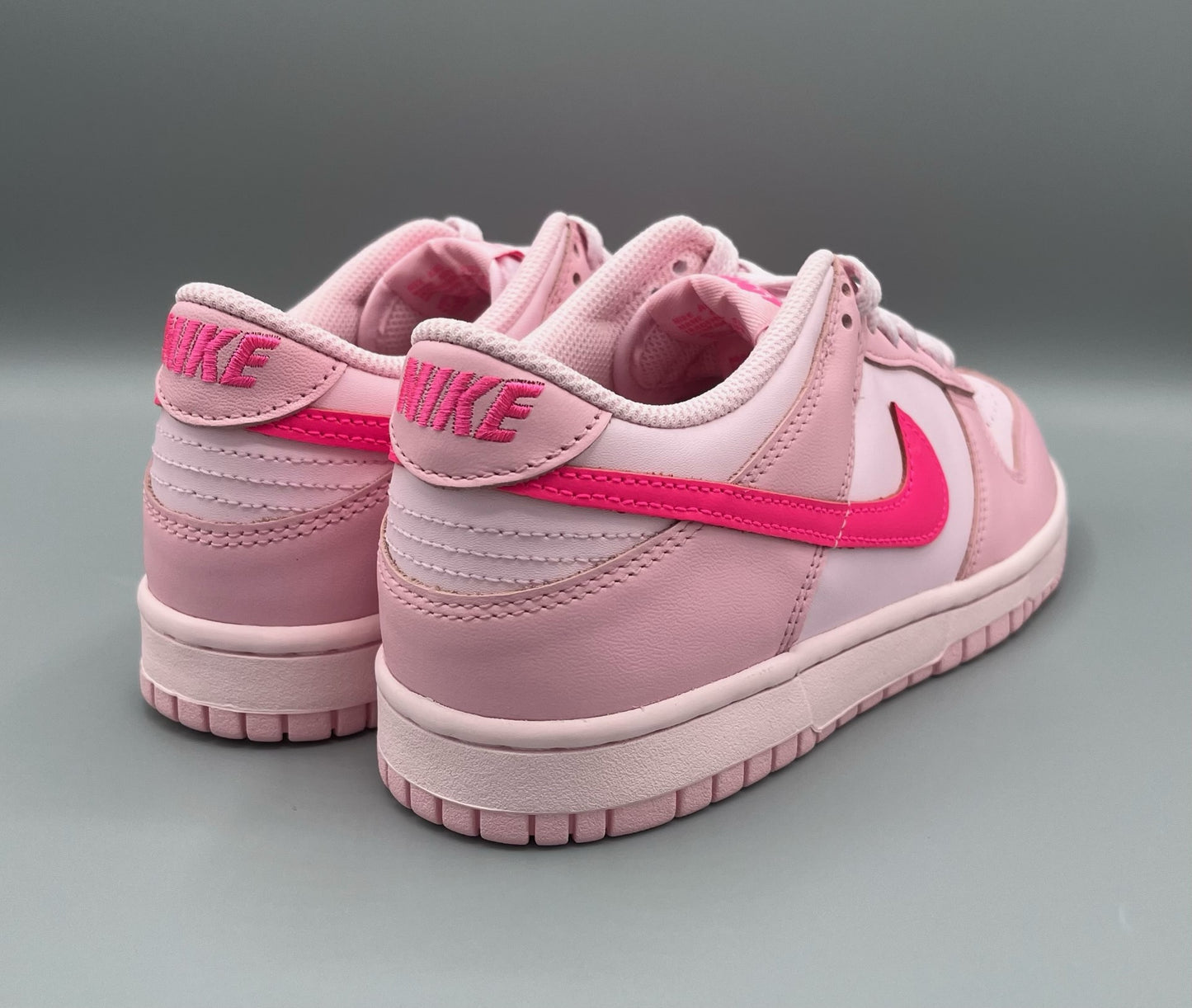 Dunk Low "Triple Pink" - snkrs83