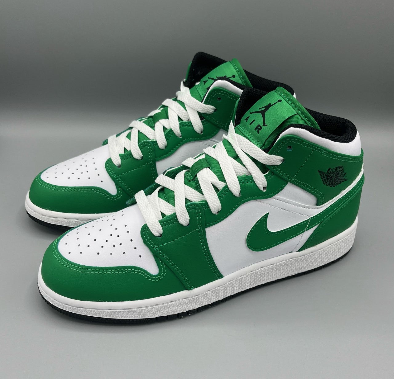 Air Jordan 1 Mid "Lucky Green" - snkrs83