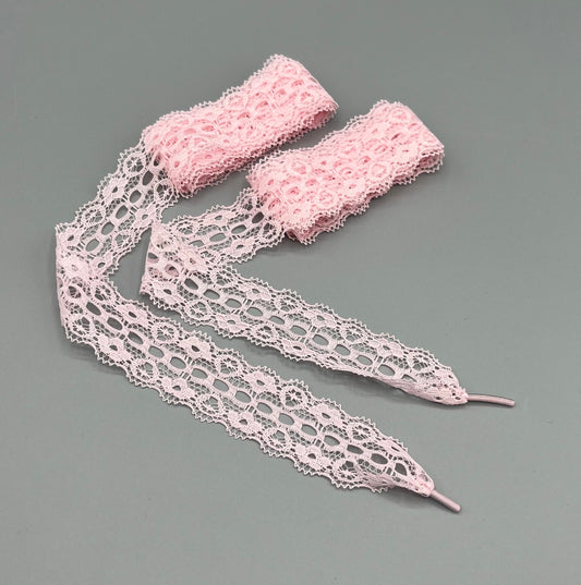 Lacets en dentelle rose pour chaussures