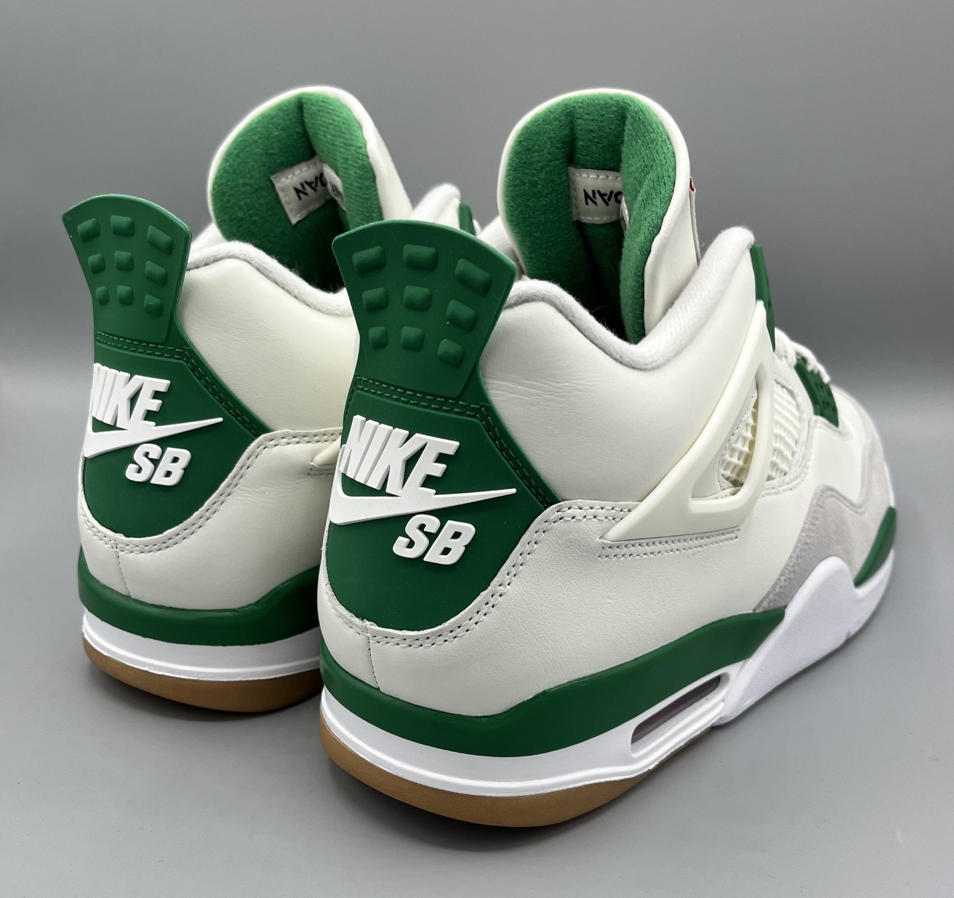 【人気品質保証】NIKE jordan 4 sb pine green 靴