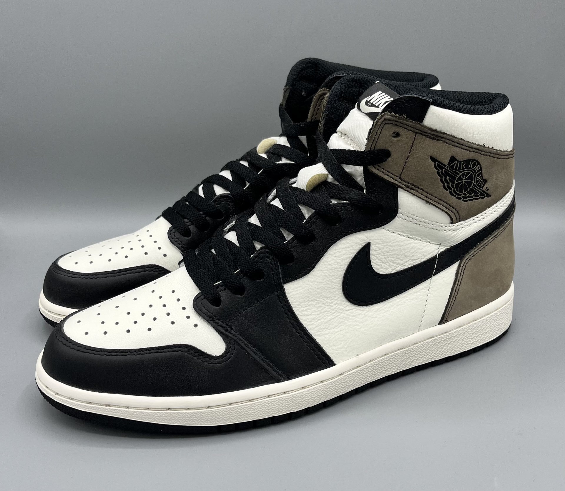 Jordan 1 dark mocha deals