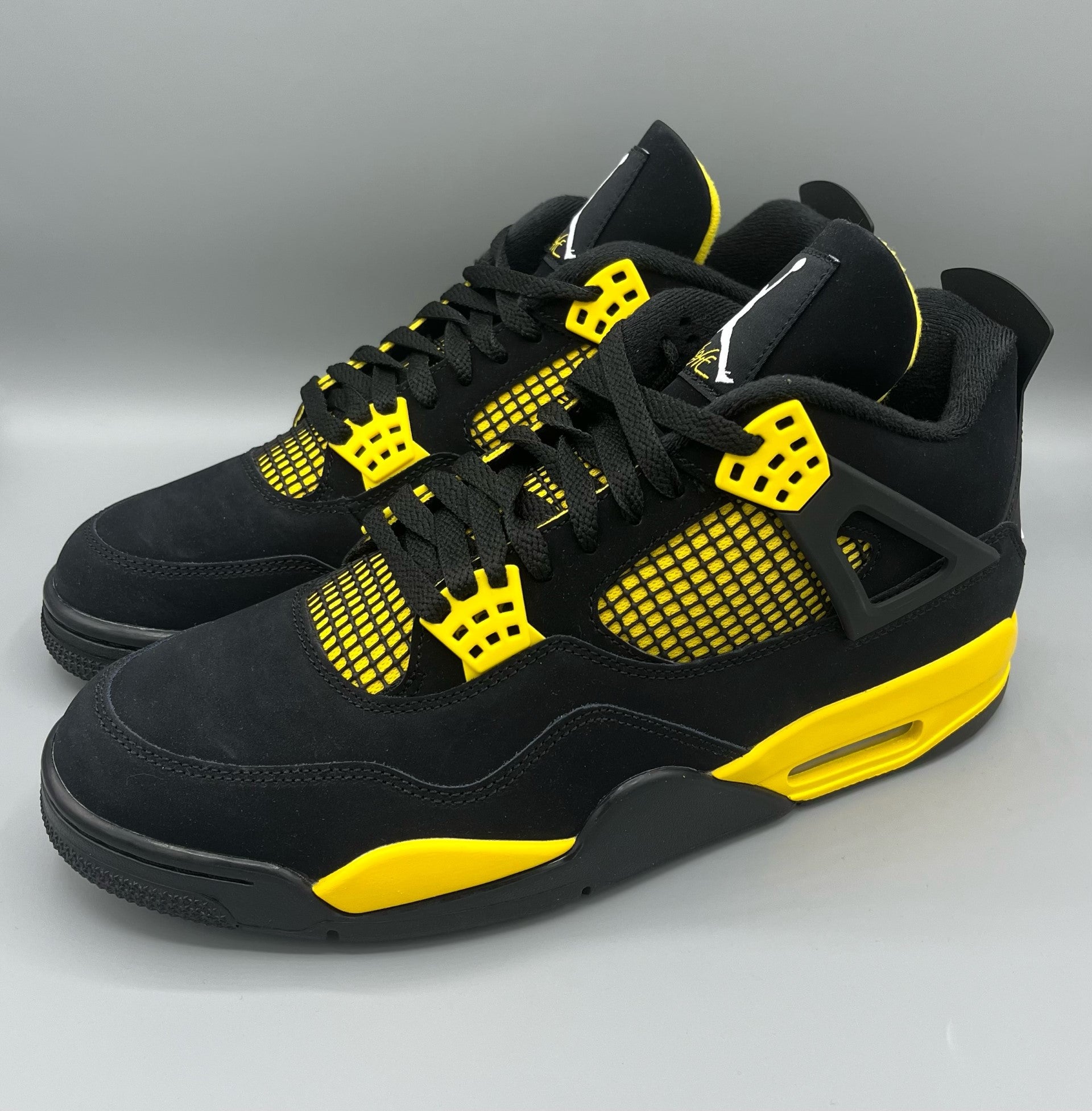 Air Jordan 4 Retro "Thunder" - snkrs83