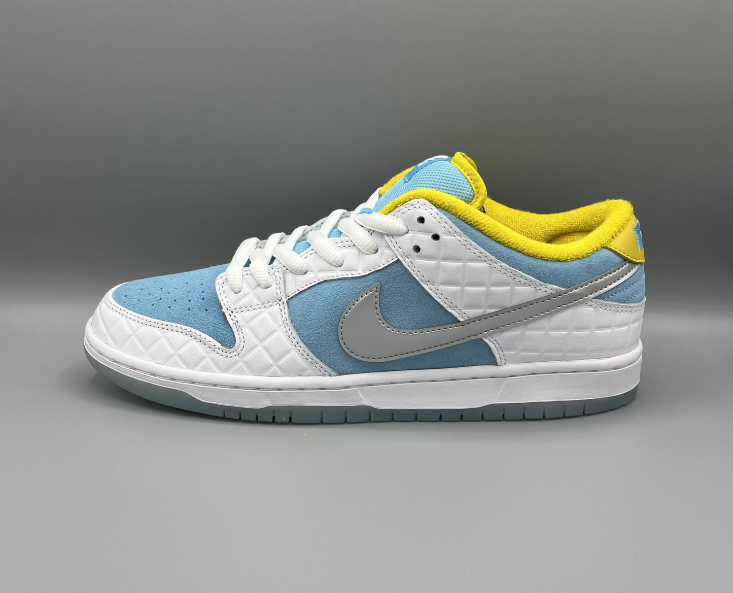 SB Dunk Low Pro x FTC "Lagoon Pulse"