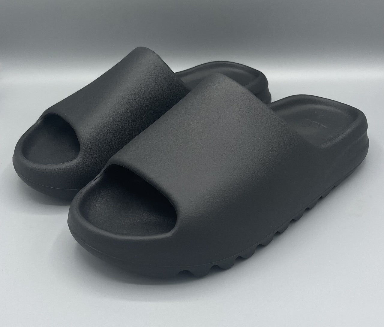 Yeezy Slide "Onyx" - snkrs83