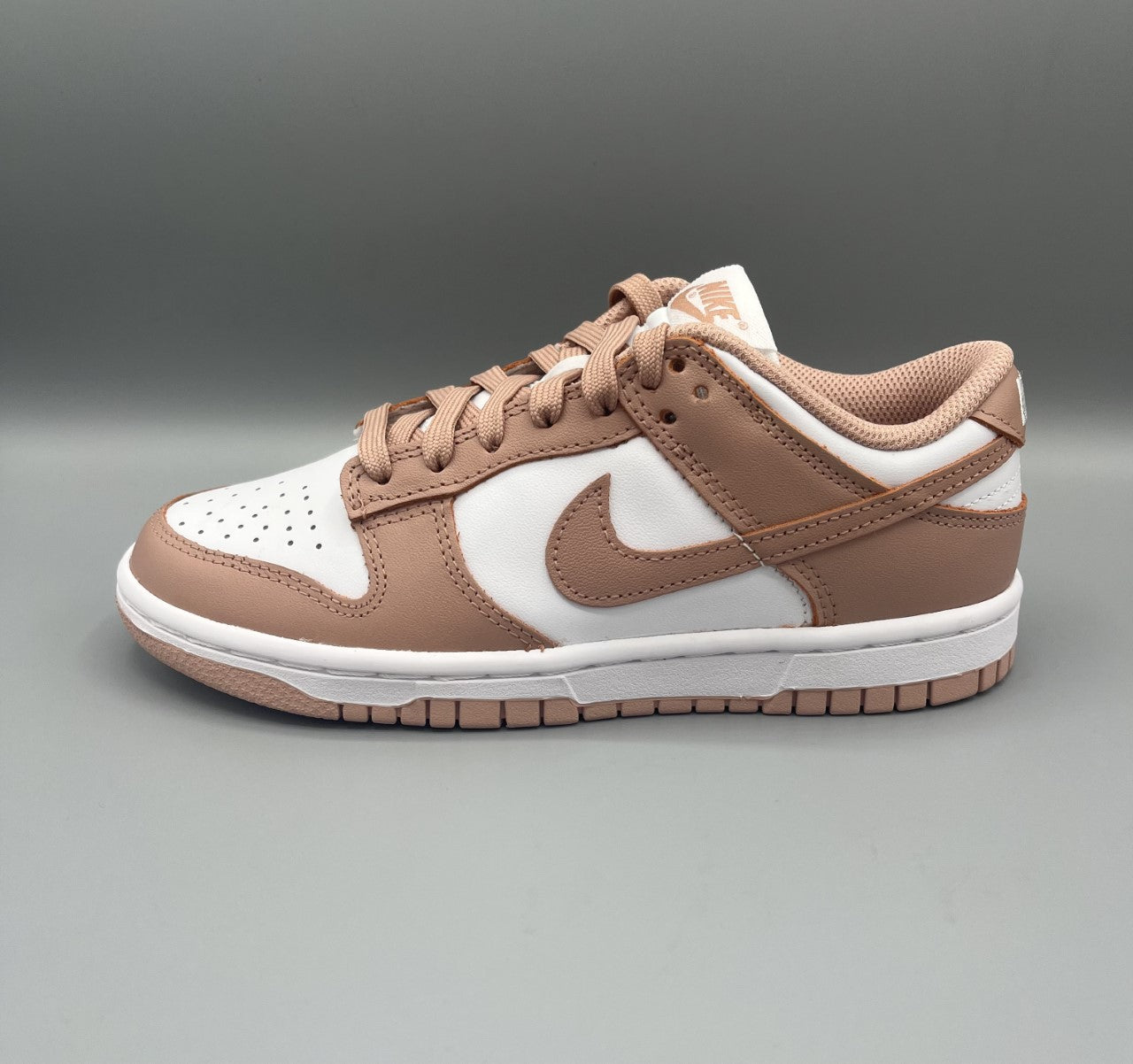 Dunk Low "Rose Whisper" - snkrs83