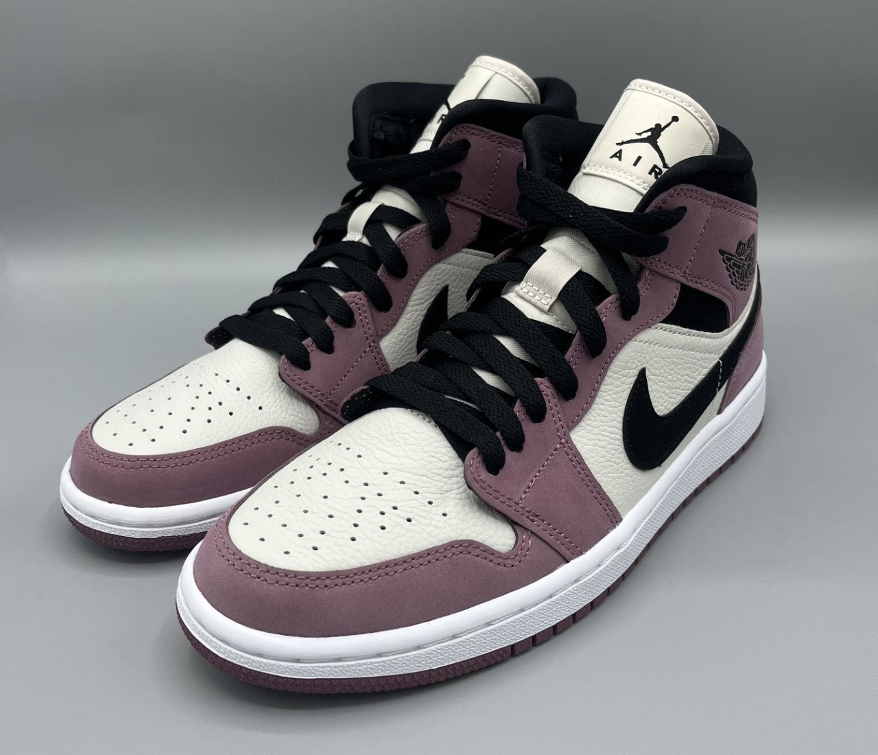 Air Jordan 1 mid "Light Mulberry" - snkrs83